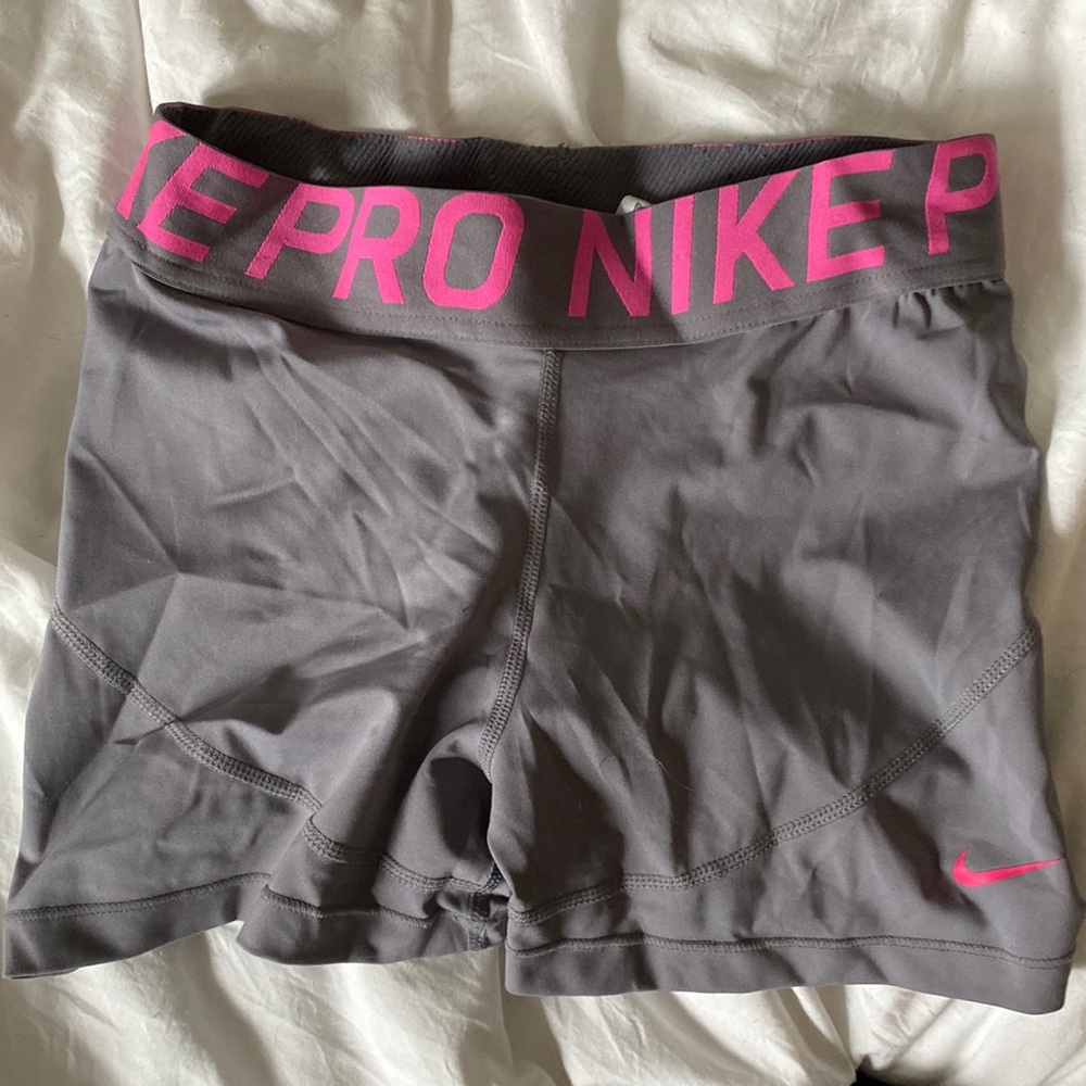 gray nike pro shorts size m